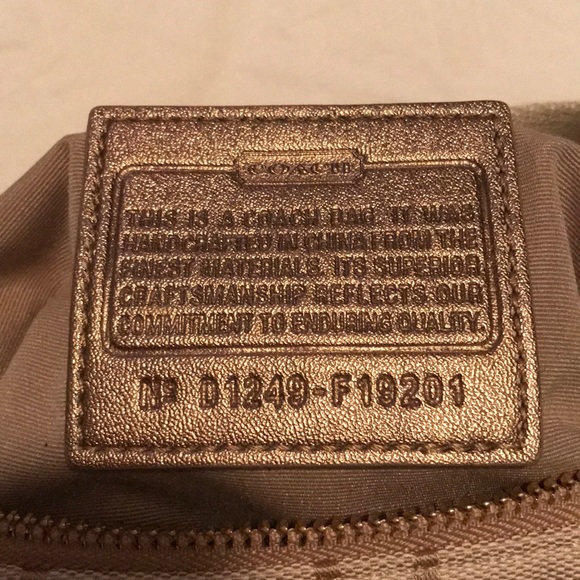 Coach- mini shoulder bag with crossbody strap - Picture 5 of 11